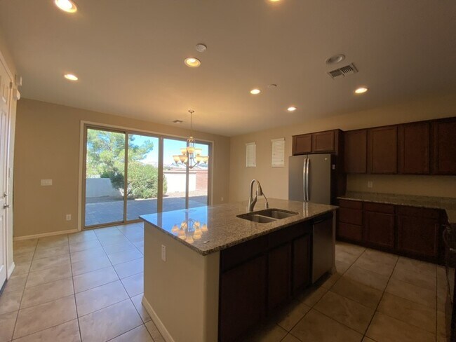 Building Photo - 3726 E Angstead Dr