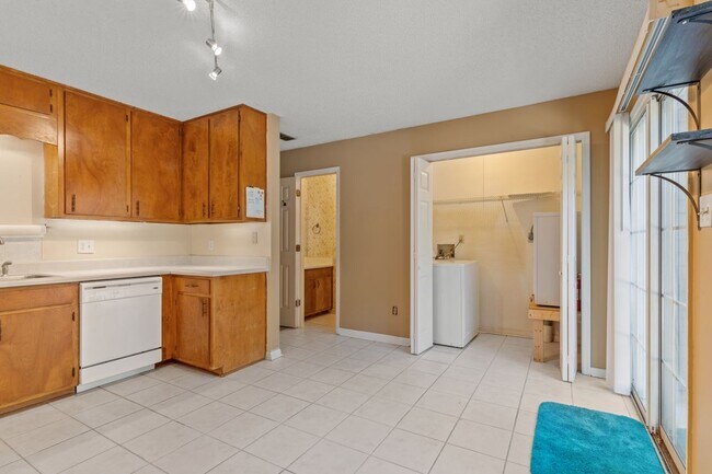 Building Photo - 2372 Gregory Dr