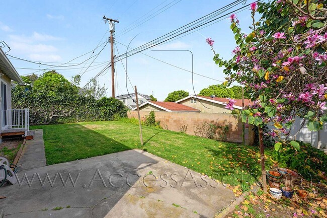 Building Photo - Spacious 4 Bed/2 Bath Home With EV Charger In Torrance!