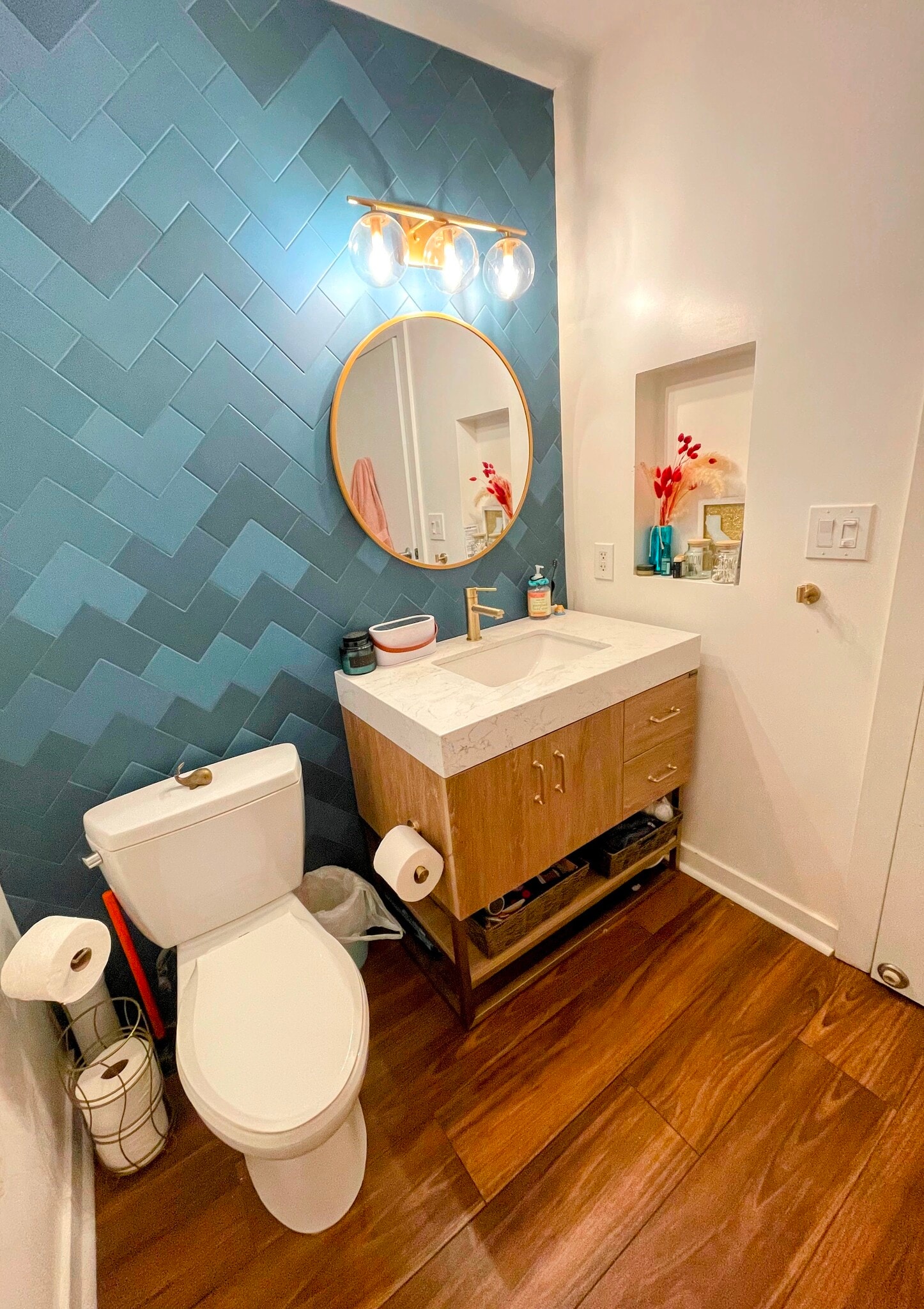 Building Photo - 889 Date St