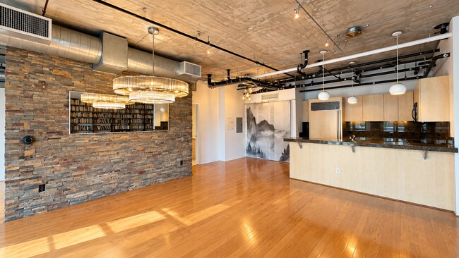Building Photo - 877 Island Ave