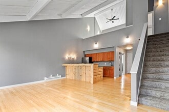 Building Photo - 4Touchstone