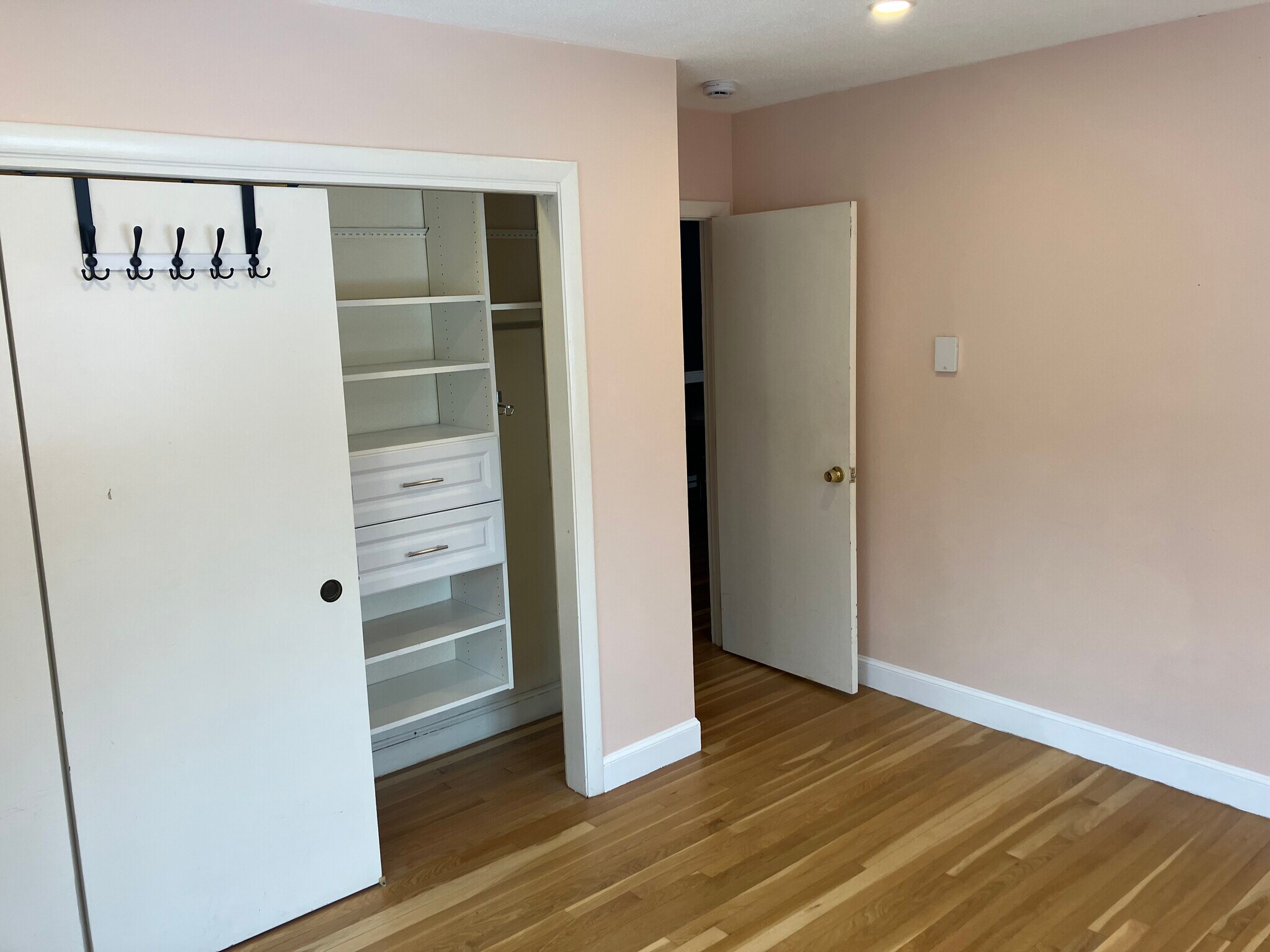 Building Photo - 505 Centre St