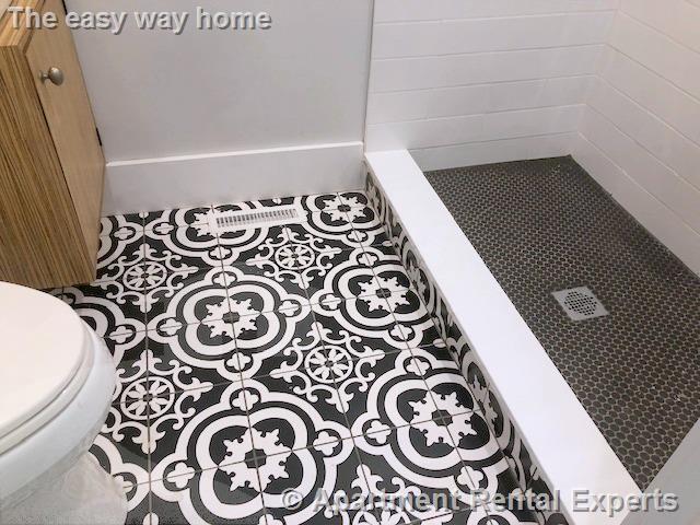 Building Photo - 75 Kinnaird St