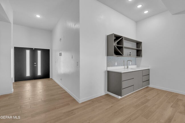 Building Photo - 12713 Captain Claudia CT