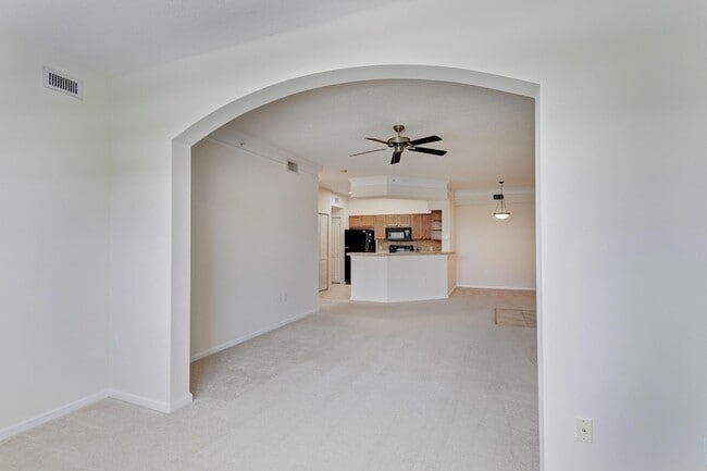 Building Photo - 9303 Myrtlewood Cir W