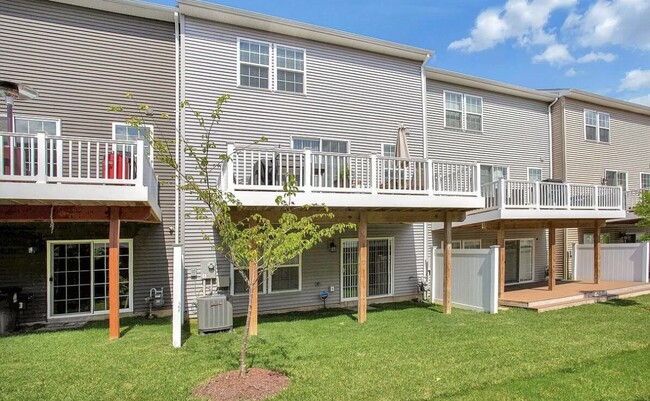 Rear patio - 3004 Ewell Ln