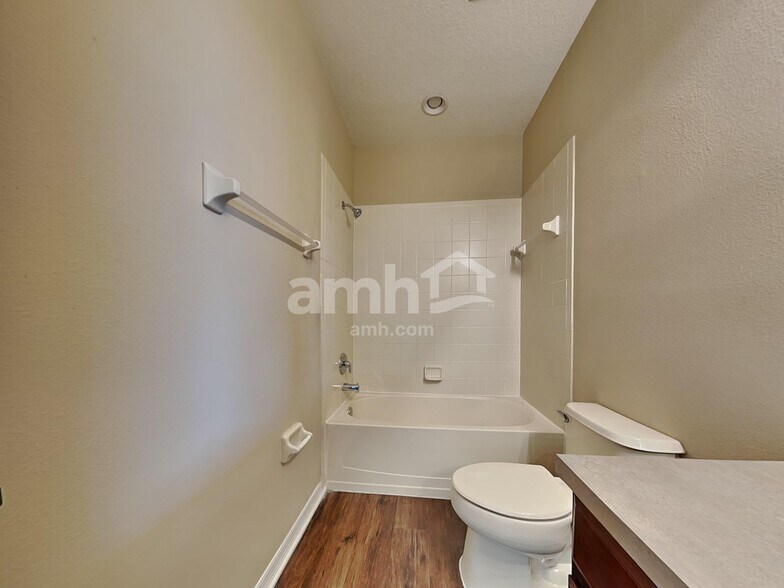 Building Photo - 1307 Gentilly Ln