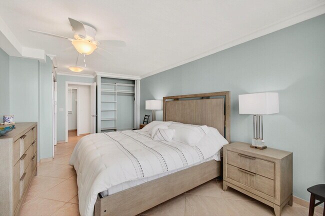 Building Photo - 4511 S Ocean Blvd