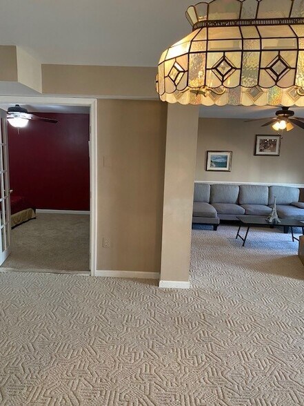 Building Photo - 46416 Springwood Ct