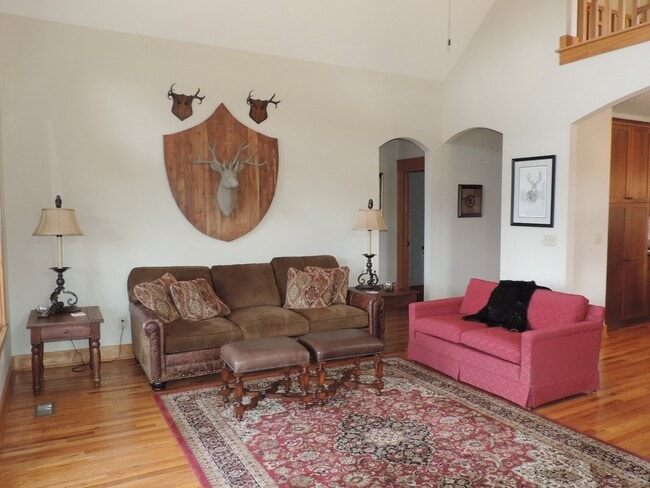 Building Photo - Luxury furnished 3/2.5 Condo at Lodges at Winklers Creek