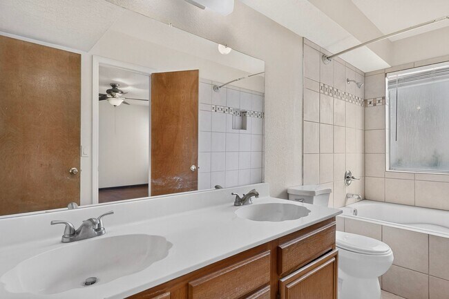 Building Photo - 7817 Sunrose Dr NW