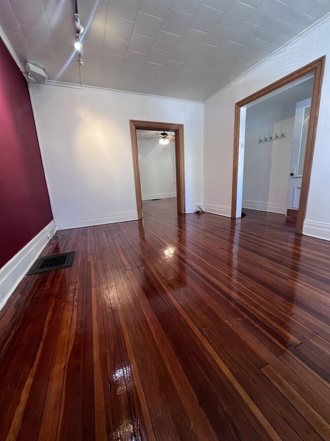 Building Photo - 94 W 46th St