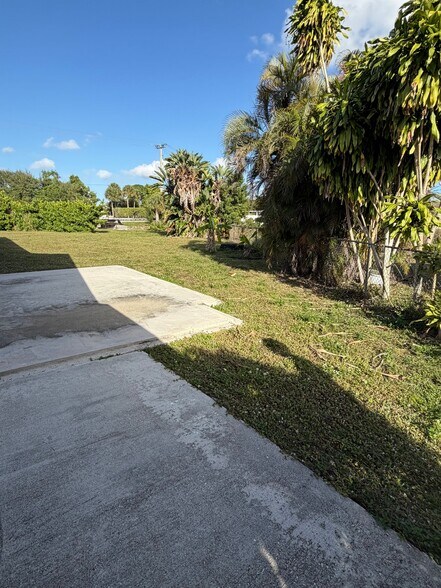 Building Photo - 19323 Carolina Cir