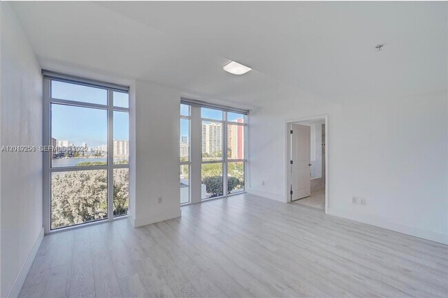 Building Photo - 400 Sunny Isles Blvd