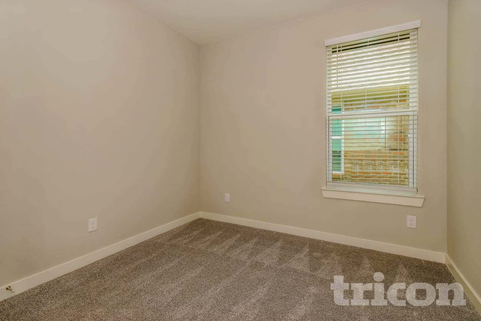 Building Photo - 8205 Howell Oak Dr