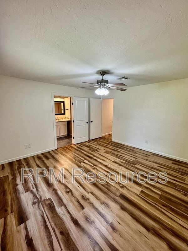 Building Photo - 11813 Larkdale Dr