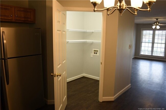 Building Photo - 1008 Pinecrest Dr