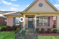 Building Photo - 3 Bedroom Pet-Friendly Home in Memphis, TN with Main Street Renewal
