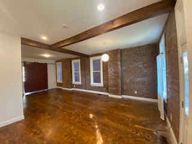 Building Photo - 3020 Cherokee St