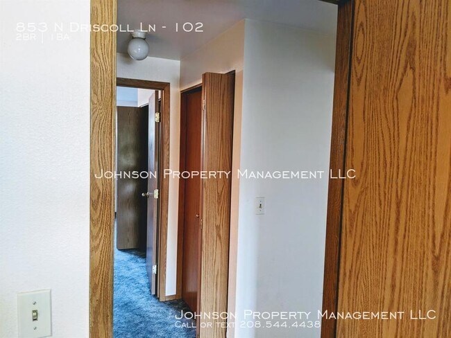 Building Photo - 853 N Driscoll Ln #102