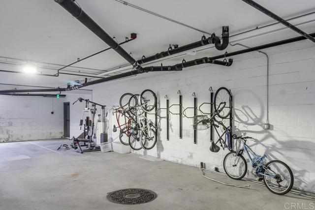 Building Photo - 3950 Cleveland Ave