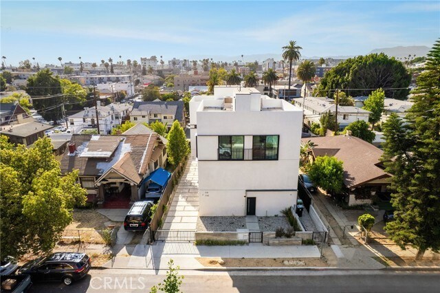 Building Photo - 121 S Coronado St