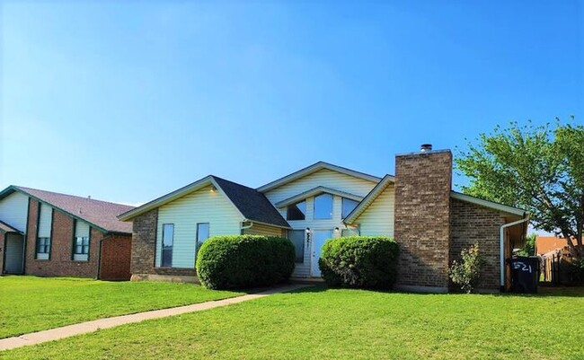 Building Photo - 3 Bedroom 2 Bathroom 2 Car Garage - Edmond