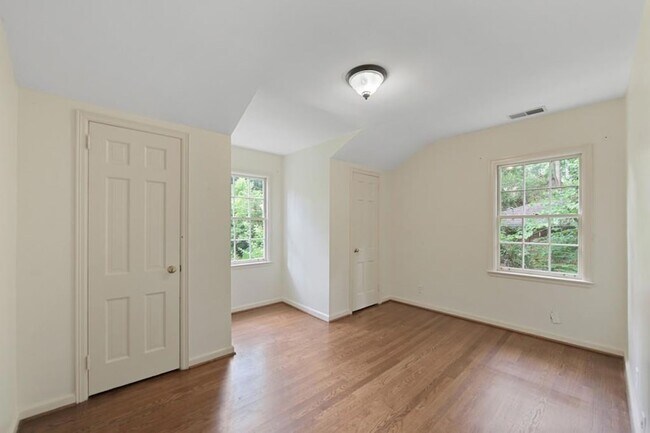 Building Photo - 3156 E Wood Valley Rd NW