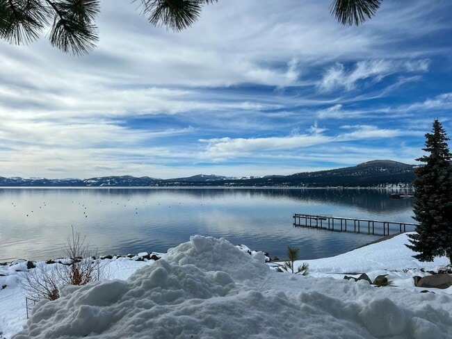 Building Photo - Open for FALL and Winter!! Private Beach!!!  FULLY FURNISHED! Simplicity in a dream location! Lak...