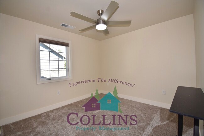 Building Photo - 215 Pello Ln