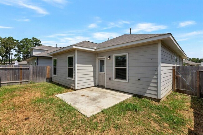 Building Photo - 16742 Rover Ln
