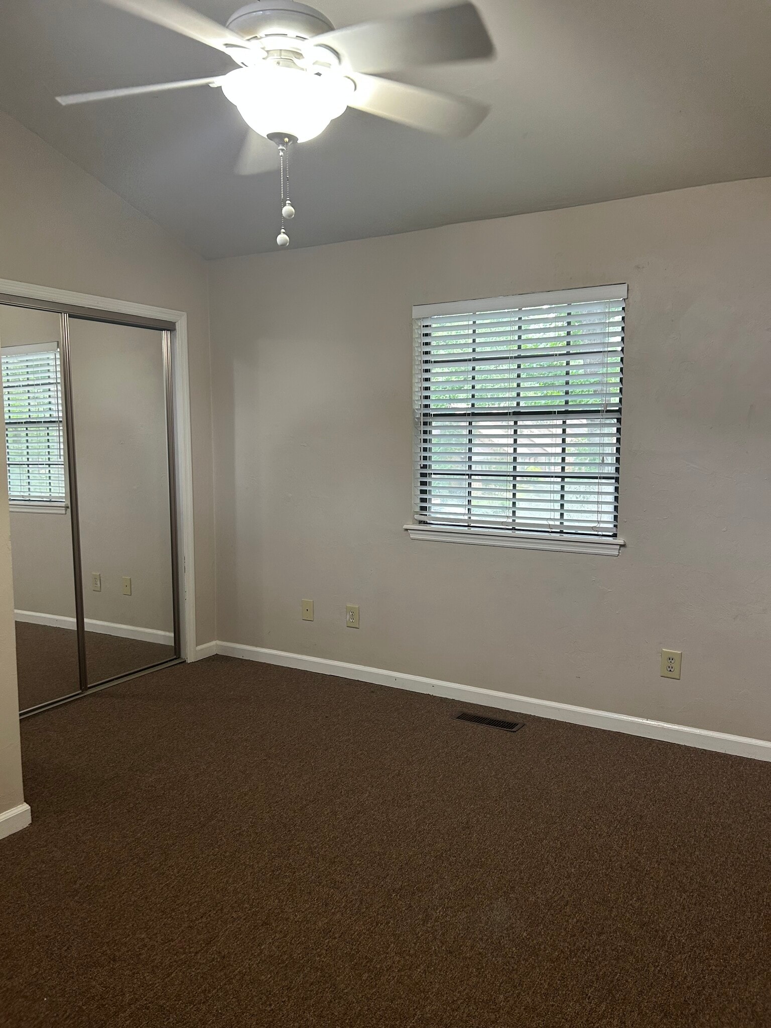 Building Photo - 1129 Ocala Rd