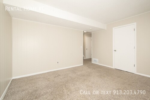 Building Photo - 16413 W 123rd St