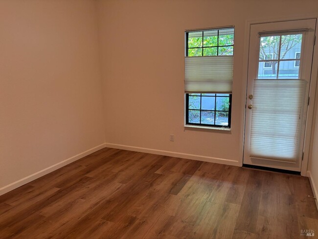 Building Photo - 735 Amherst Cir