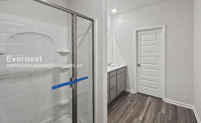 Building Photo - 3 Bed/2.5 Bath Townhome with Garage / Pet-Friendly / Available Now!