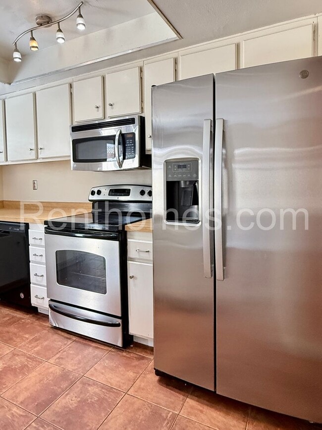 Building Photo - 7679 Stalmer St