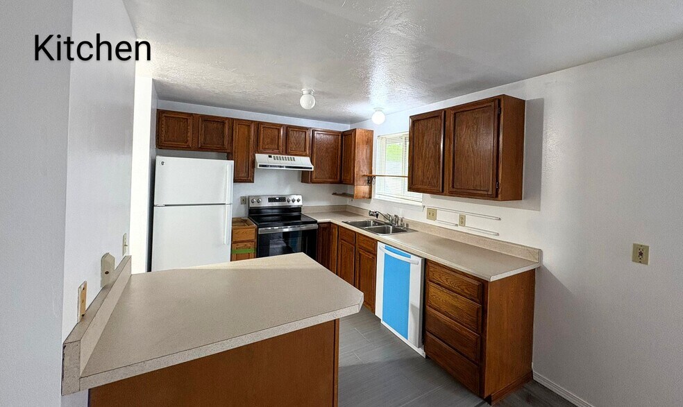 Building Photo - 5711 3rd Ave