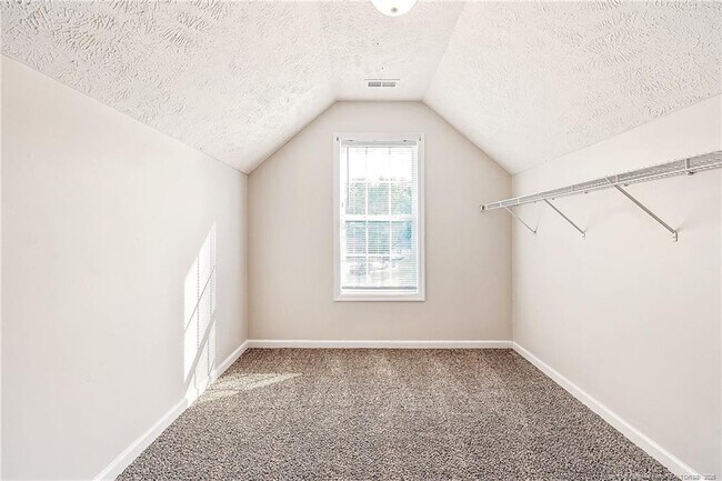 Building Photo - 519 Abbottswood Dr