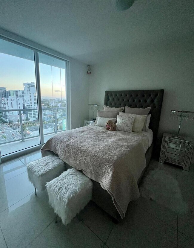 Building Photo - 185 SW 7th St