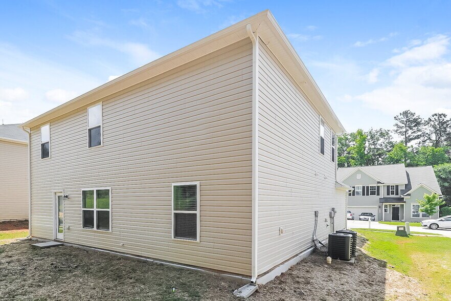 Building Photo - 1321 Lowenstein St