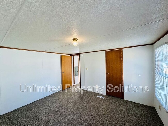 Building Photo - 120 Zack Cir