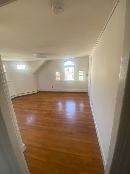 Massive living room - 55 Grove St