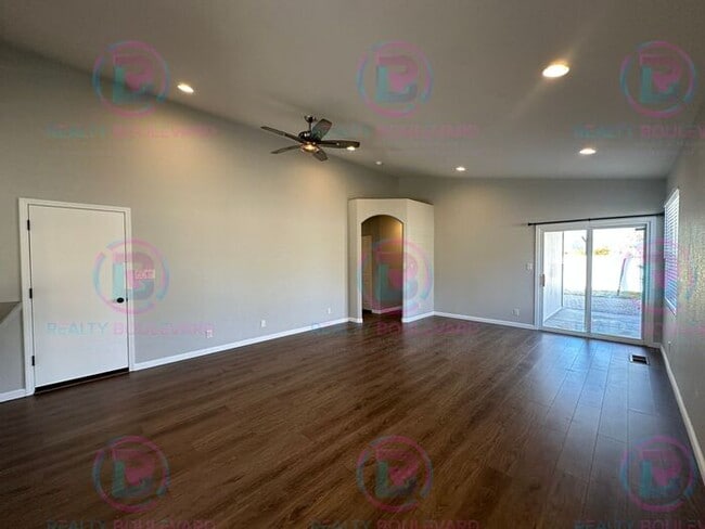 Building Photo - South Meadows 3-Bedroom 2 Bath Home New paint and Carpet Mt. Rose Views & Covered Patio