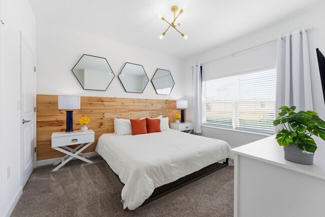 Building Photo - 4224 Paragraph Dr