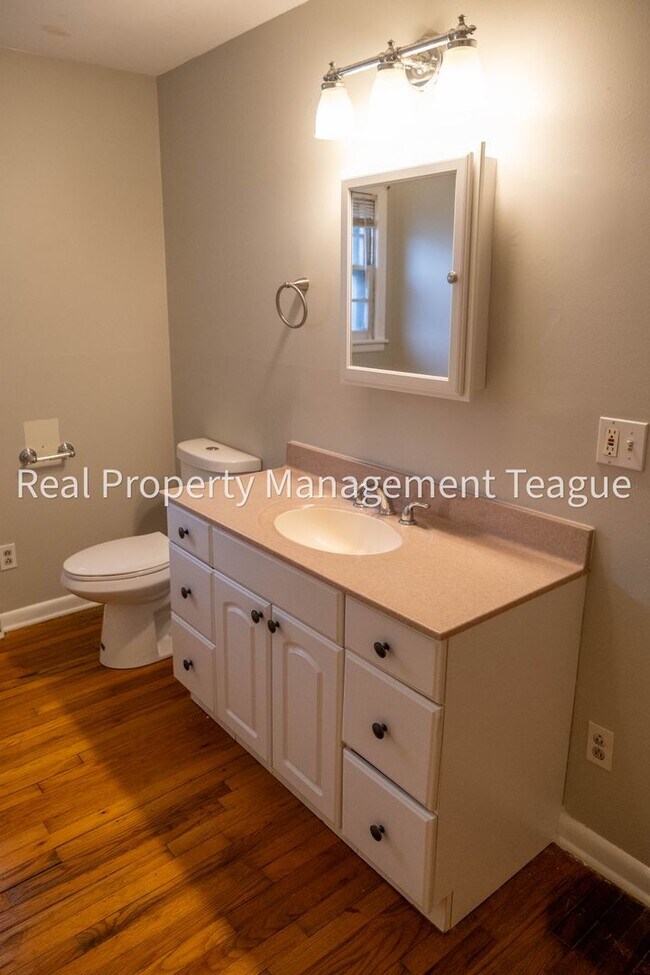 Building Photo - 1 S Main St