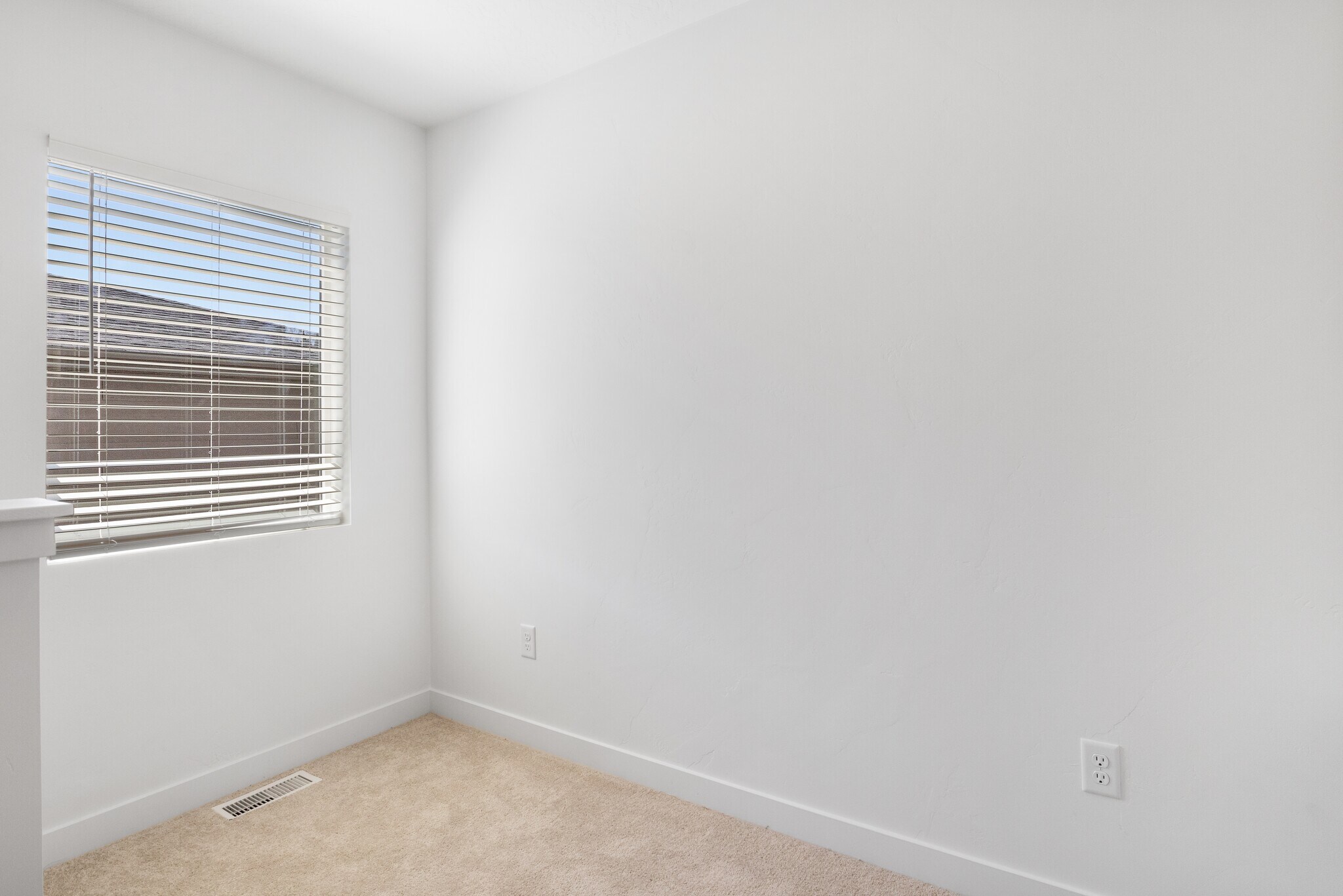 Building Photo - 1943 N Fireball Ln