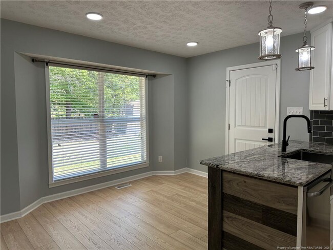 Building Photo - 6913 Timbercroft Ln