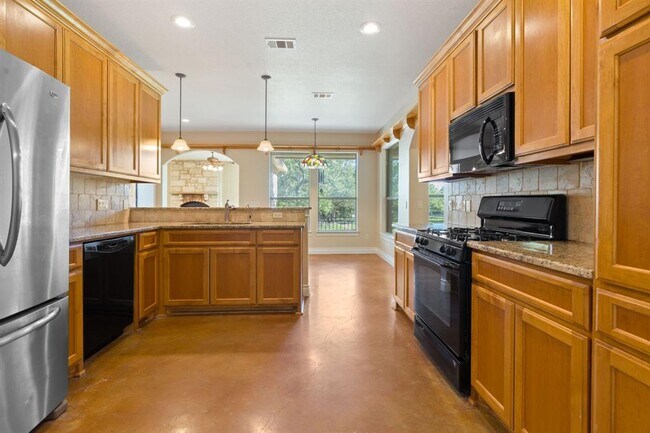 Building Photo - 10221 David Moore Dr