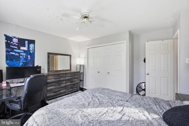 Building Photo - 8664 Pohick Forest Ct